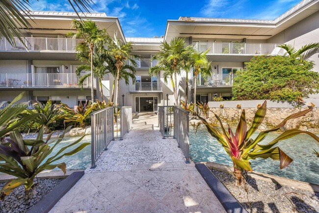 Foto del edificio - 7403 SW 82nd St