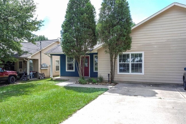 Building Photo - 112 Lindley Dr