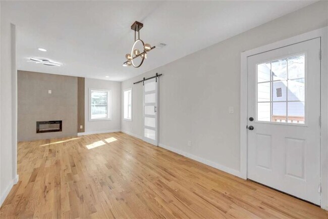 Foto del edificio - 1427 Lorenzo Dr SW