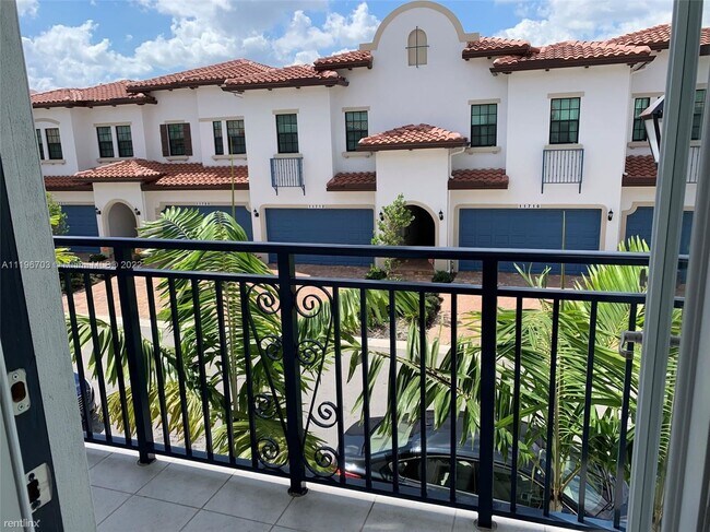 Foto del edificio - 4 br, 4 bath House - 11717 SW 13th Ct
