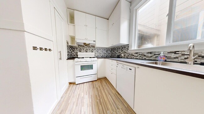 Foto del edificio - 241 Brighton Ave