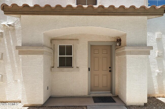 Building Photo - 751 N Port Dr