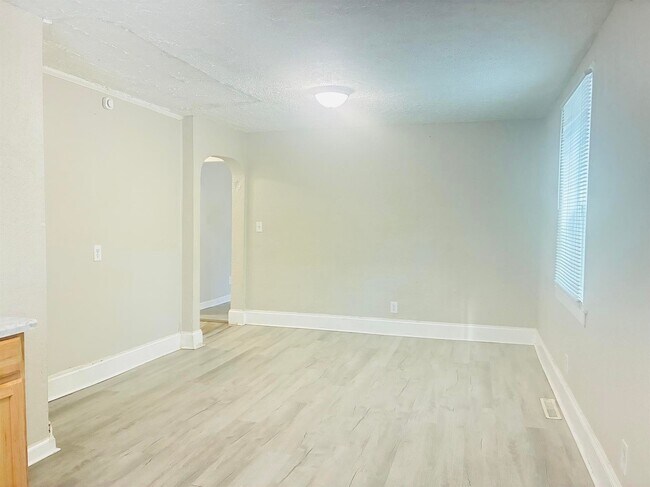Foto del edificio - 1204 Asheboro St