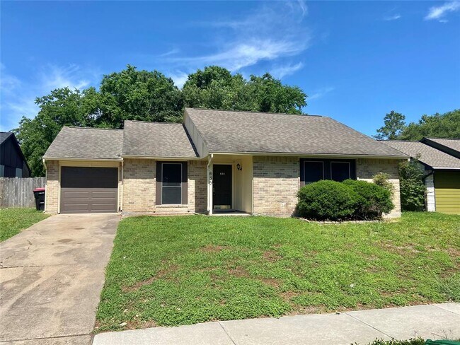 Foto del edificio - 635 Jeff Davis Dr