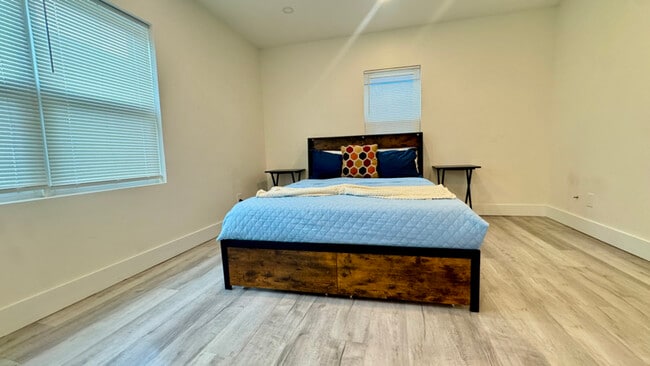 Foto del edificio - 617 Riverview Blvd