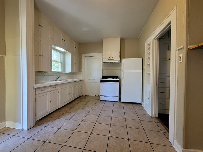 Building Photo - 2307 Austin Ave