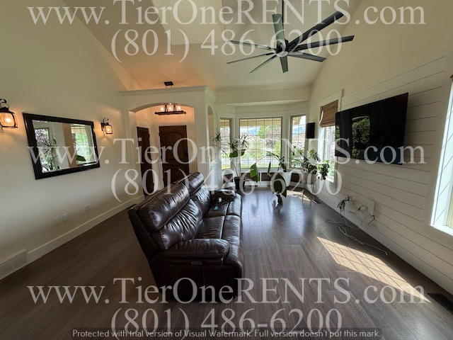 Building Photo - This property offers a NO DEPOSIT option a...