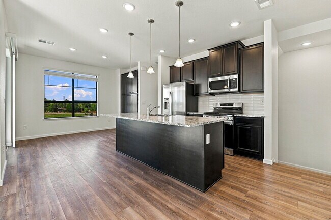 Foto del edificio - $2,450.00 2 bed, 2.5 bath located in Denver with Central AC, and In Unit Laundry!