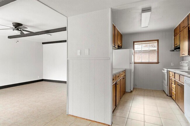 Building Photo - 3715 Ivanhoe Dr