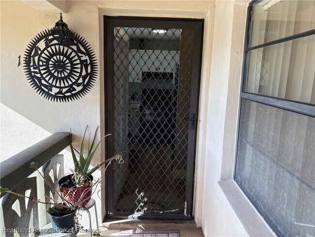 Building Photo - 106 Fairway Ct