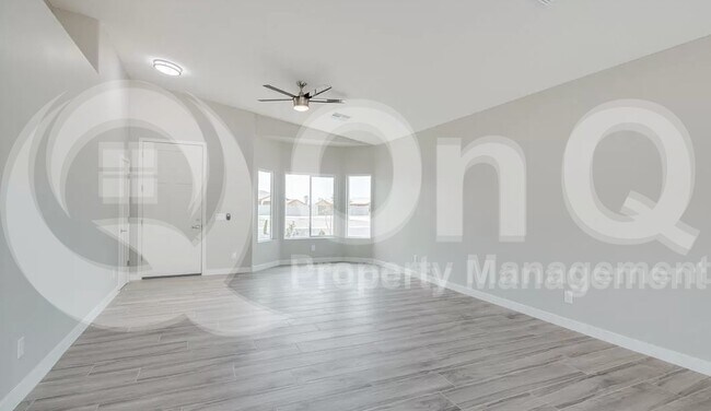 Foto del edificio - 15280 S Amado Blvd