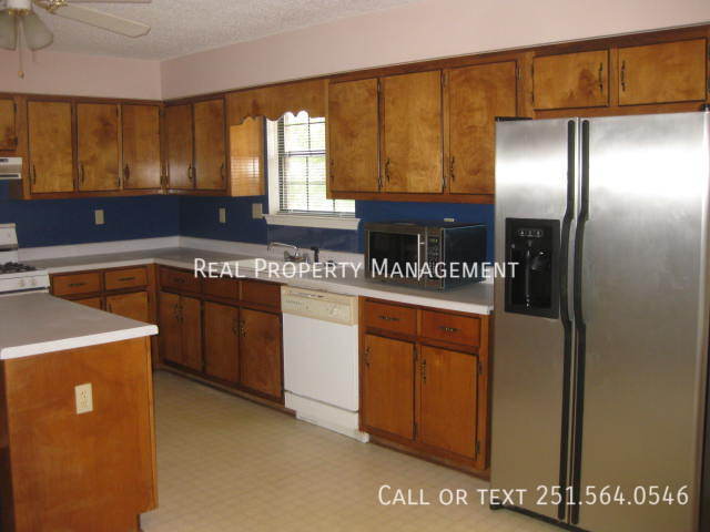 Foto del edificio - 420 Lakeview Dr W