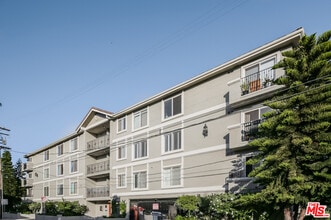 Building Photo - 2308 Schader Dr