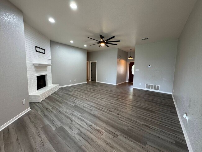 Foto del edificio - 2801 Southwood Dr