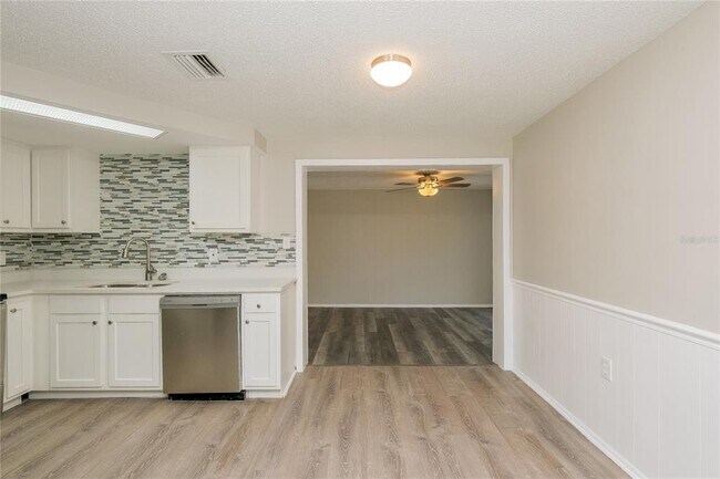 Foto del edificio - 1319 Gerard Ln