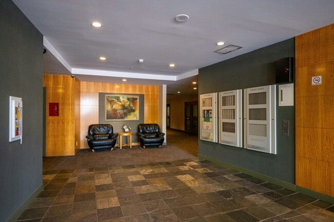 Building Photo - 8180 Granville Av