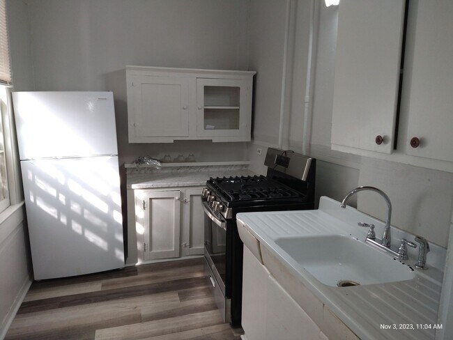 Foto del edificio - 822 E Carson St