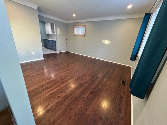 Foto del edificio - 6838 Moccasin St