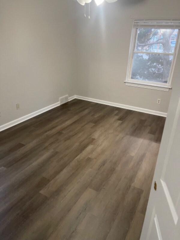 4427 Shelbyville Rd Unit Apt 1, Brownsboro Village, KY 40207 Room for Rent in Brownsboro