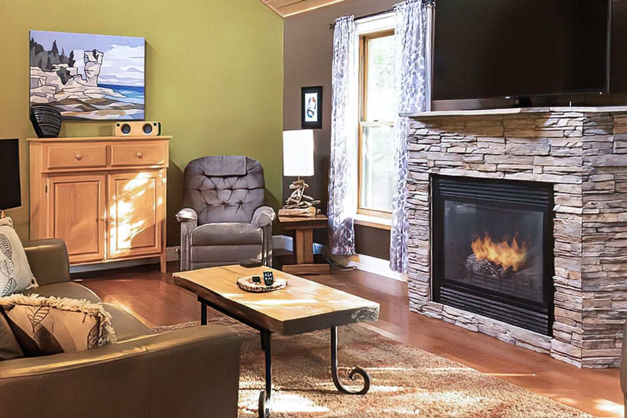 Primary Photo - 7394 Hwy 6