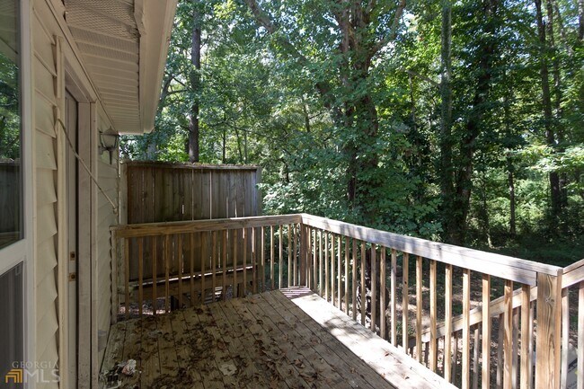 Building Photo - 1204 Old Covington Hwy