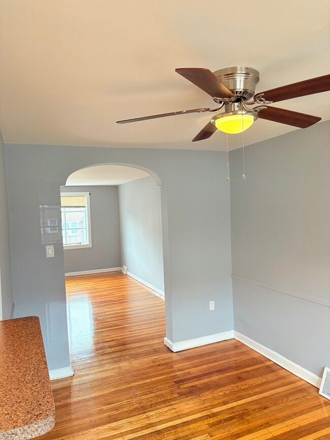 Foto del edificio - 229 Higbee St