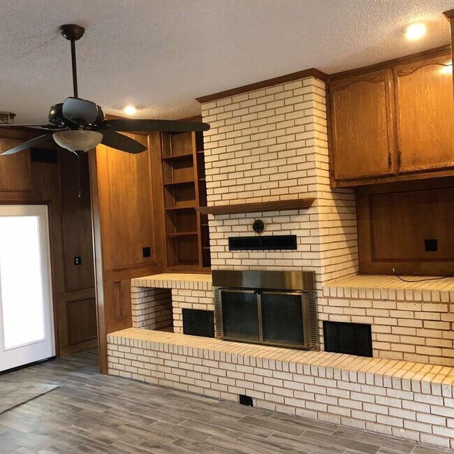 Foto del edificio - 6895 Cottage Hill Ln