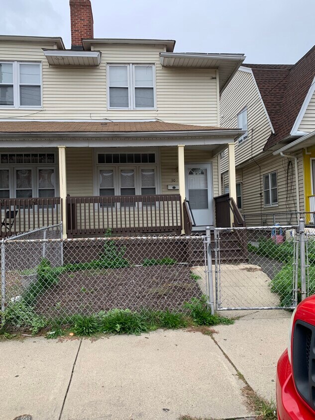 Primary Photo - 32 Butler Ave