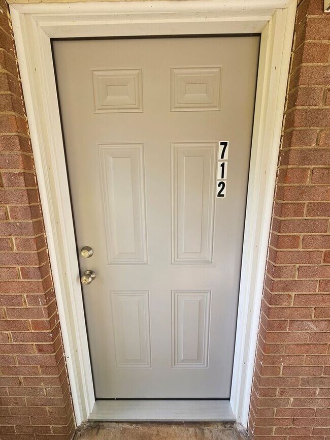 Foto del edificio - Renovated 2BD/1BA Duplex in Newton