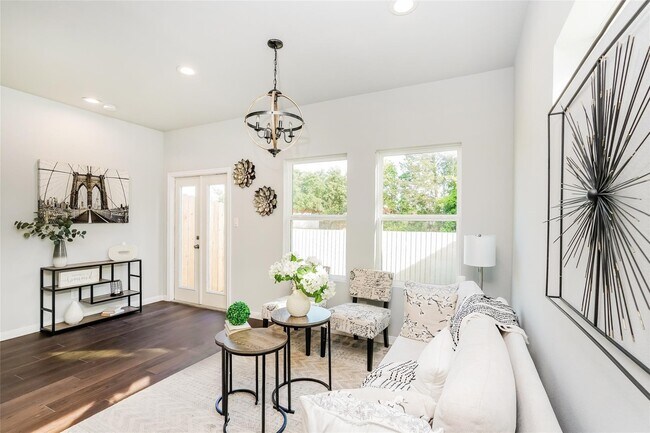 Foto del edificio - 4931 Dalhart Dr