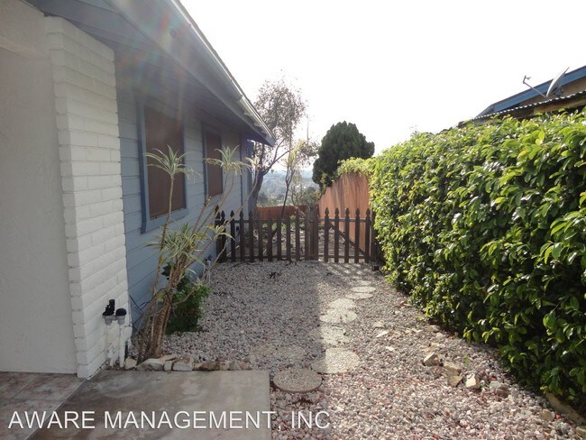 Building Photo - 4255 Crestview Dr