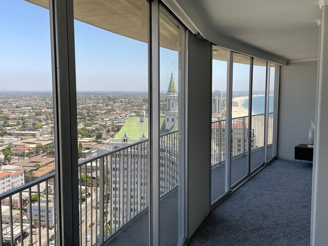 Building Photo - 700 E Ocean Blvd