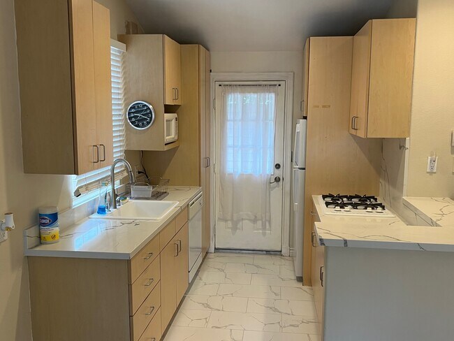 Foto del edificio - 6960 Forbes Ave