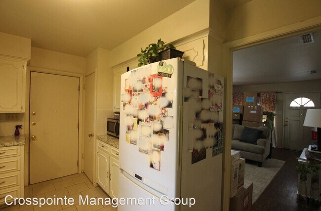 Building Photo - 3 br, 1 bath House - 310 Bandera