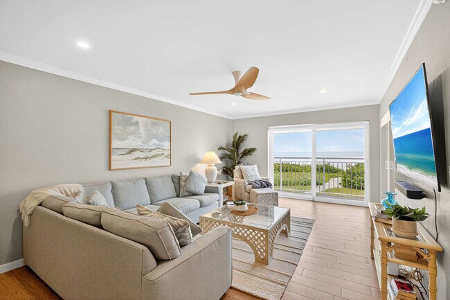 Building Photo - 5201 Gulf of Mexico Dr