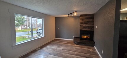 Building Photo - 267 Patterson St