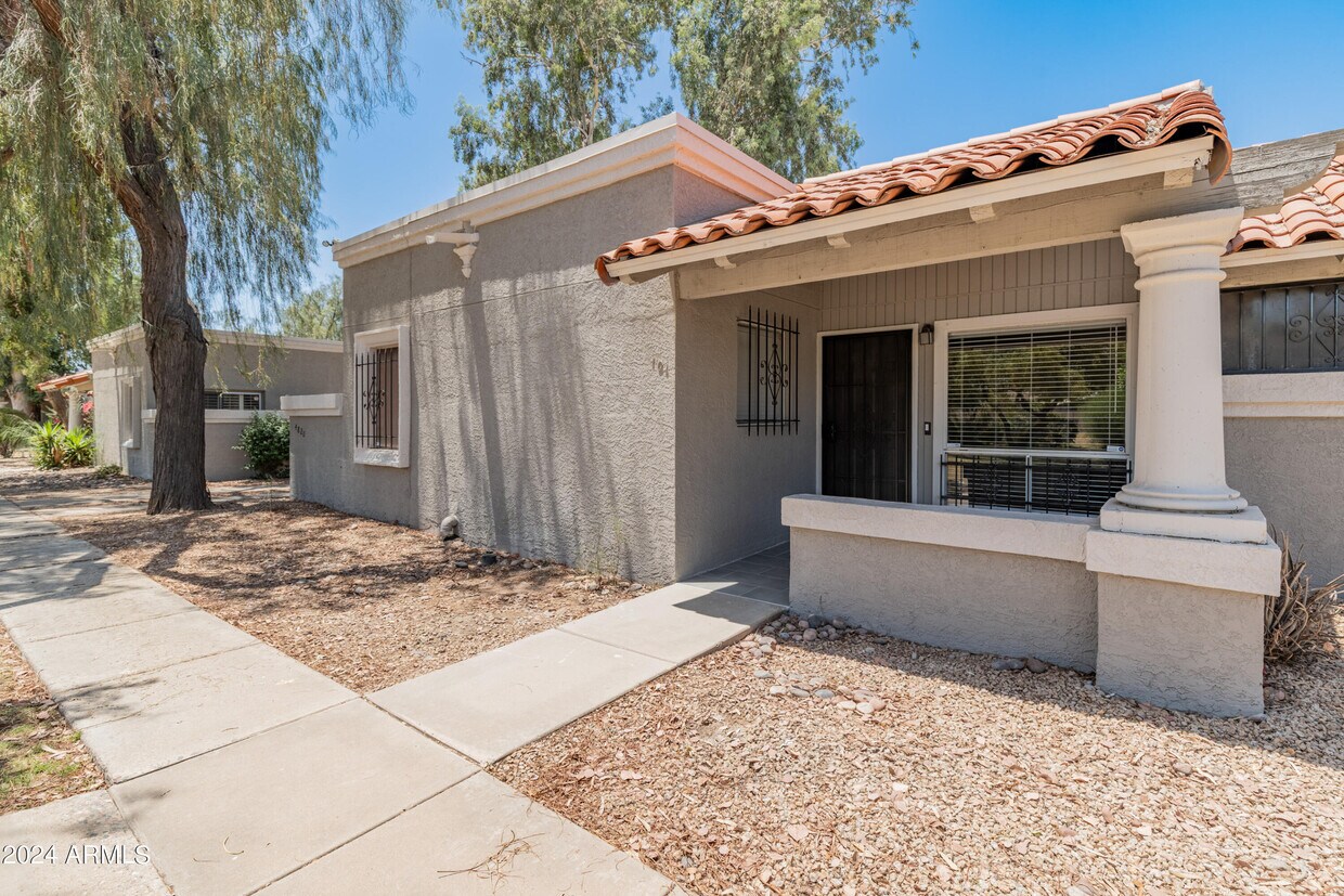 Primary Photo - 4820 N 89th Ave