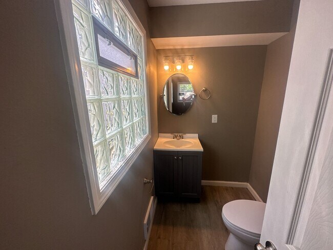 Building Photo - 5730 N 99th St. (Duplex)