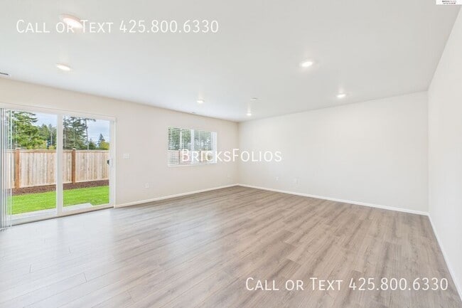 Foto del edificio - 19537 141st Ave Ct E