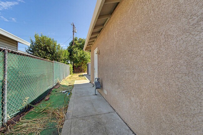 Foto del edificio - 1423 Wendell Way