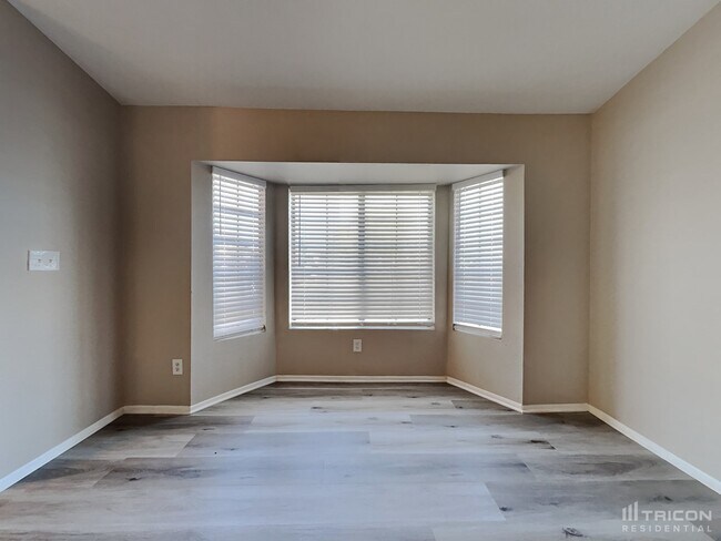 Foto del edificio - 532 E Ave J 9