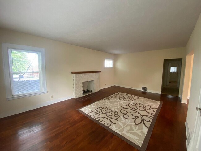 Foto del edificio - 1741 Middlehurst Rd