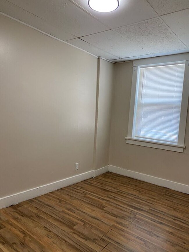 Foto del edificio - 2460-2460 Benton St