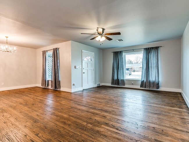 Building Photo - 3 Bed/2 Bath in NE OKC