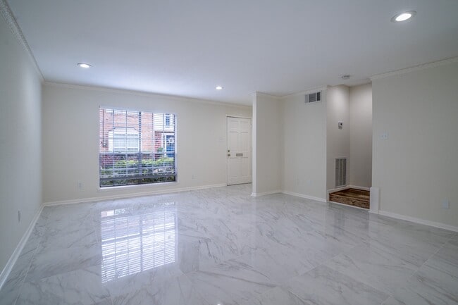Building Photo - 6404 Olympia Dr