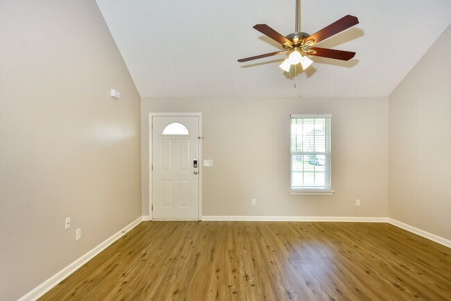Building Photo - 535 Wildwood Dr