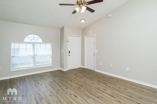 Building Photo - 8537 English Oak Dr