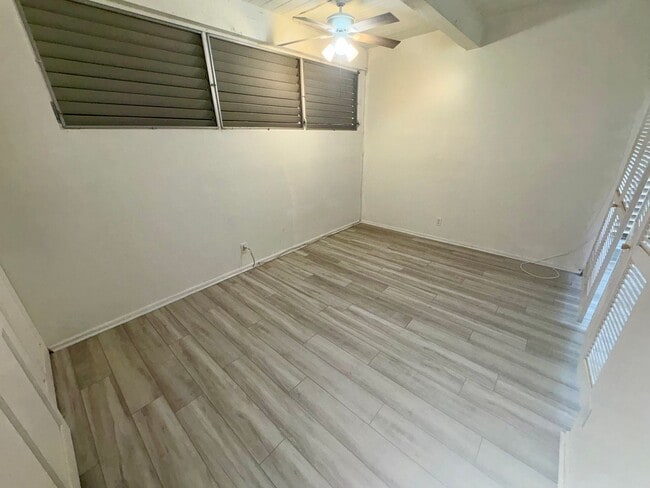 Building Photo - Available Now! 1 bedroom 1 bathroom condo ...
