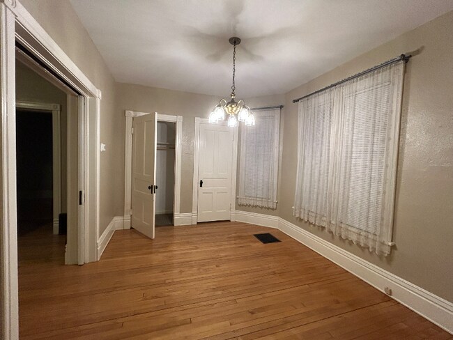 Foto del edificio - 231 S Prairie Ave