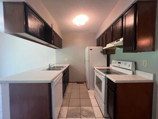 Building Photo - 808-810-810 Clinkscales Rd